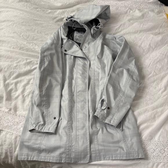 LL Bean SMALL PETITE Gray Grey Long Rain Jacket waterproof hood - Picture 1 of 9